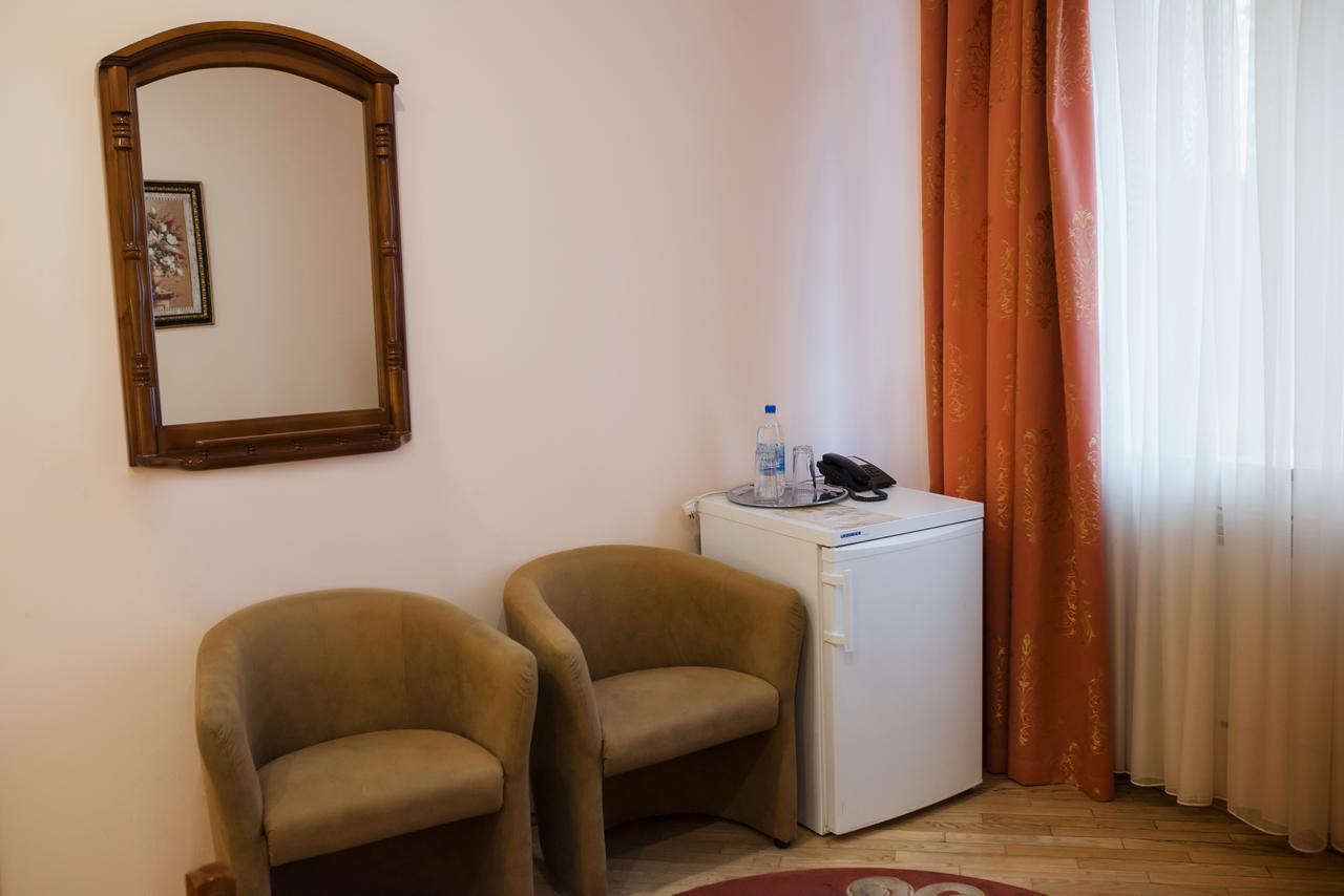 Okolytsya Motel Rivne Eksteriør billede